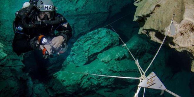 Debaixo da terra: conheça o curioso mergulho nas cavernas de Budapeste!